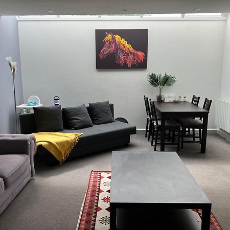 Lancing Apartments - Spacious 2 Bed - Sleeps 6 - Burnham Village سلوف المظهر الخارجي الصورة