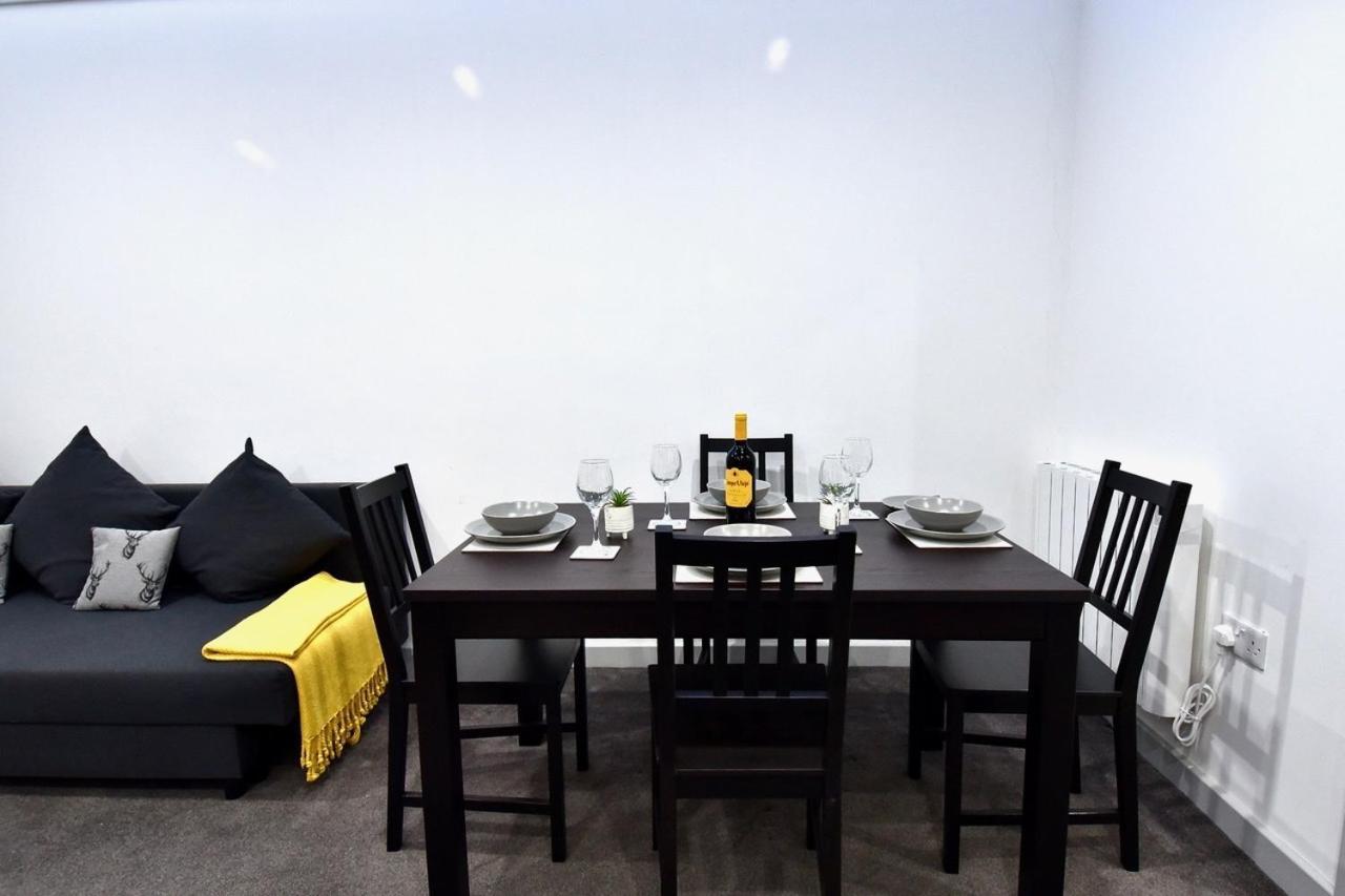 Lancing Apartments - Spacious 2 Bed - Sleeps 6 - Burnham Village سلوف المظهر الخارجي الصورة