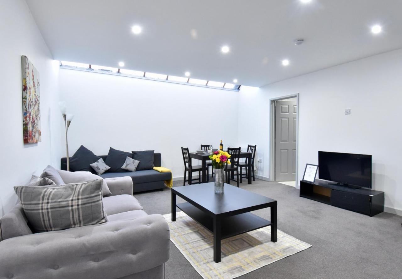 Lancing Apartments - Spacious 2 Bed - Sleeps 6 - Burnham Village سلوف المظهر الخارجي الصورة