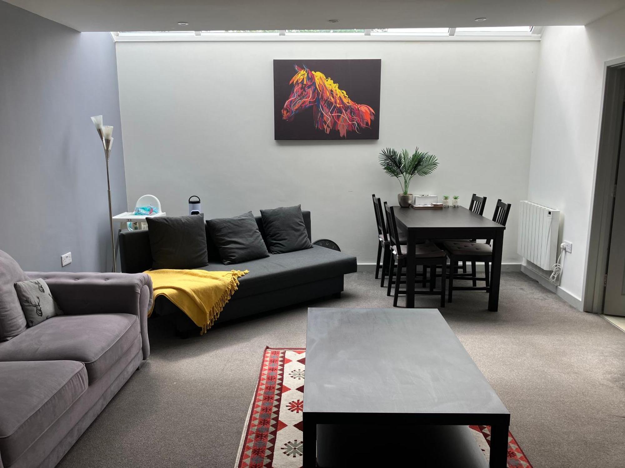 Lancing Apartments - Spacious 2 Bed - Sleeps 6 - Burnham Village سلوف المظهر الخارجي الصورة